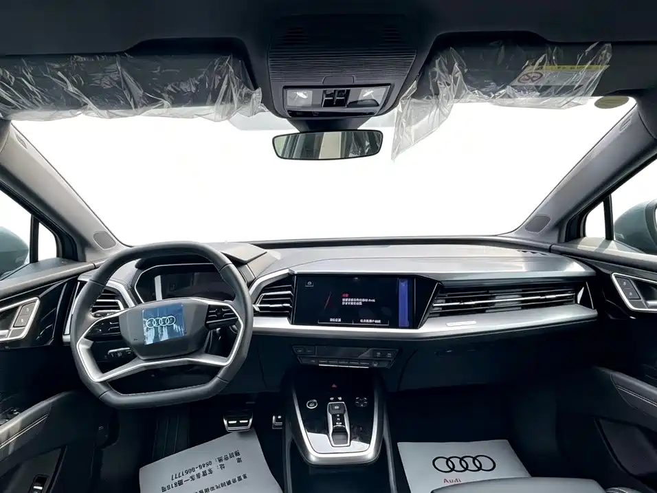 Audi Q4 e-tron — миниатюра 10