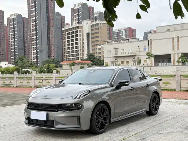 2021 Lynk & Co 03
