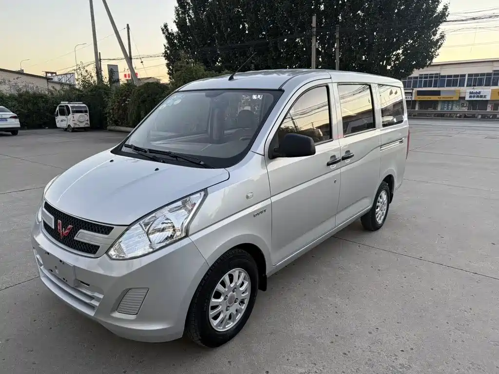Wuling Rongguang V