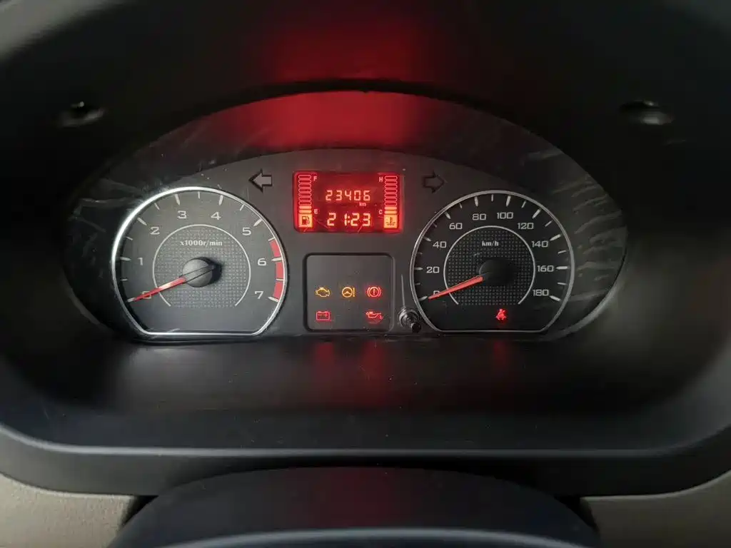 Wuling Rongguang V — миниатюра 9