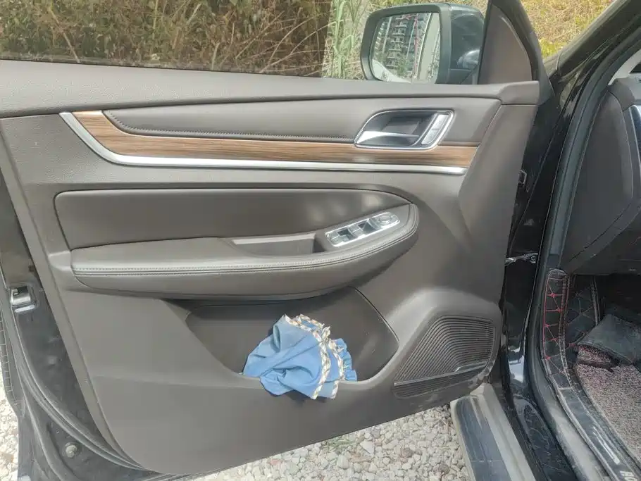 Roewe RX8 — миниатюра 7