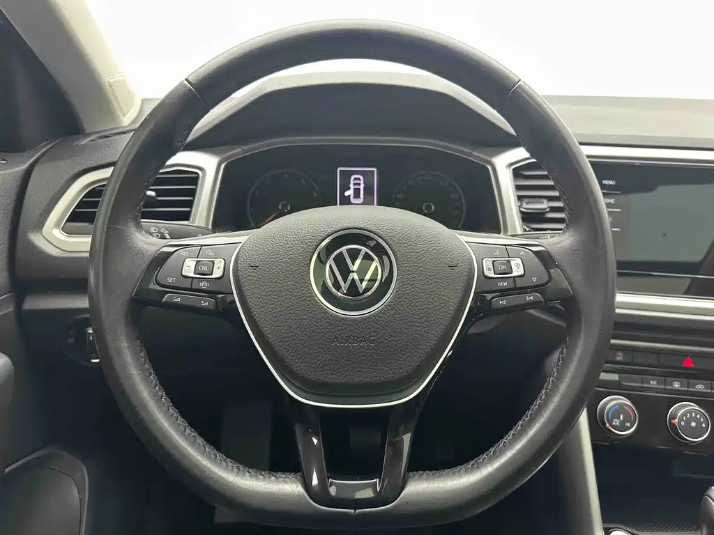 Volkswagen T-Roc — миниатюра 17