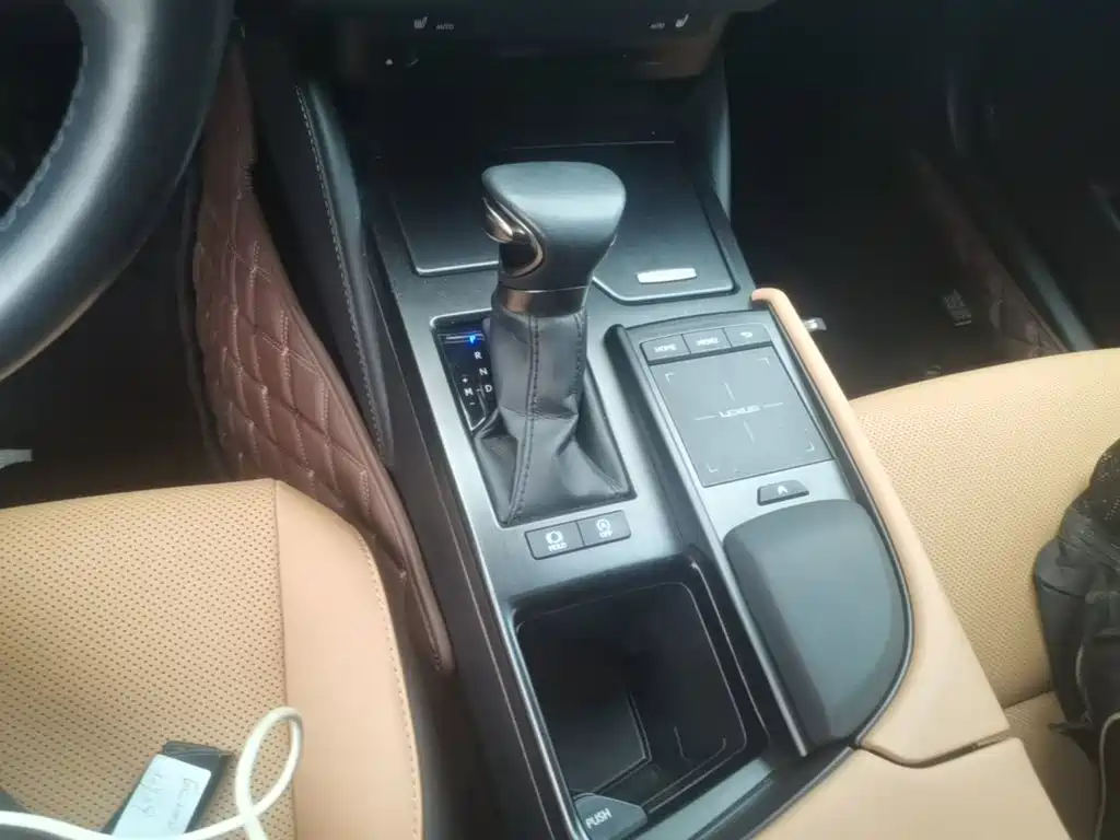 Lexus ES — миниатюра 14