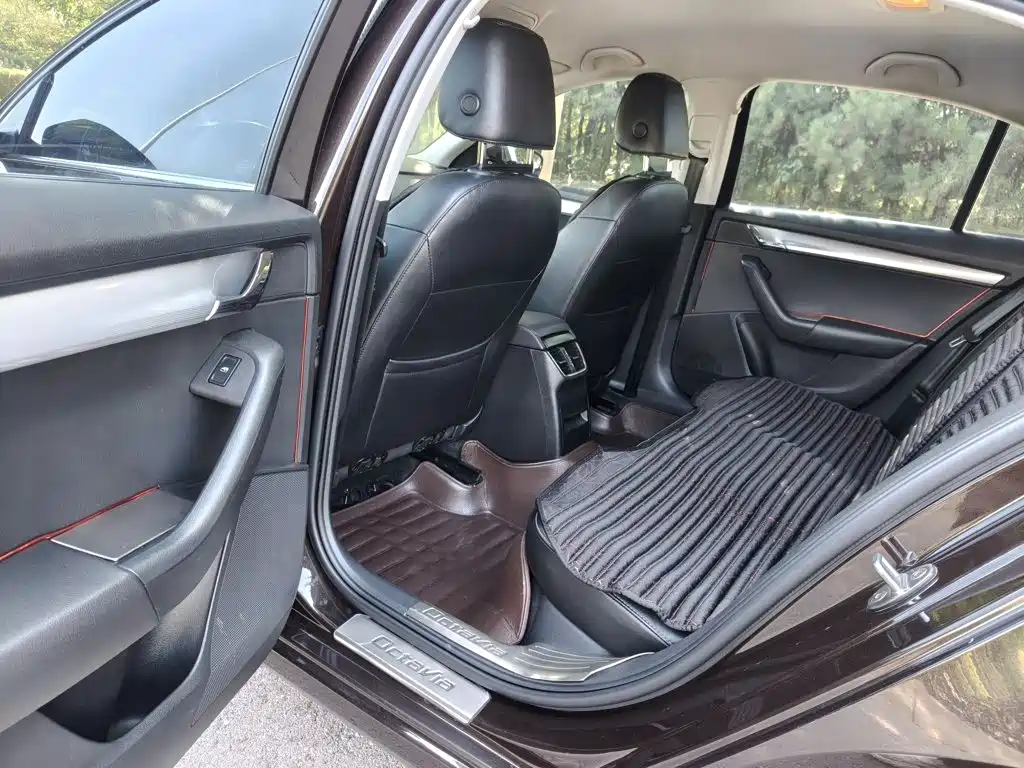 Skoda Octavia — миниатюра 13
