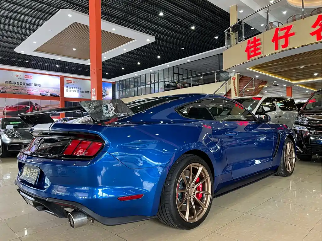 Ford Mustang — миниатюра 4