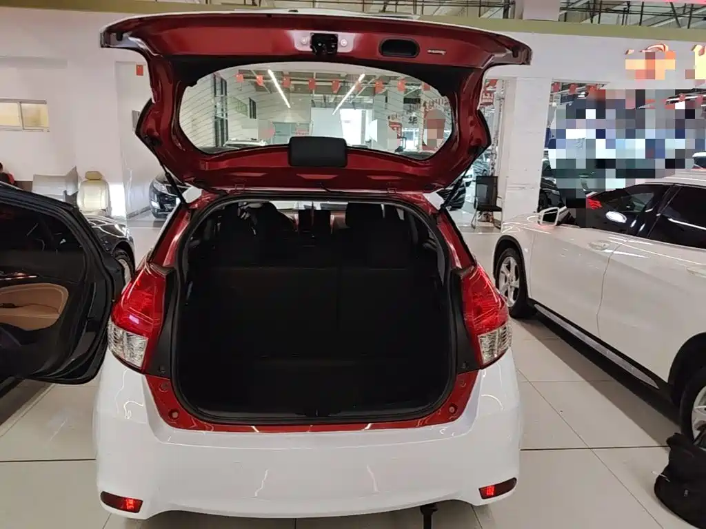Toyota Yaris L — миниатюра 19