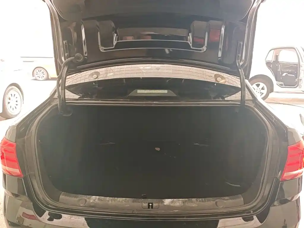 Volkswagen Lavida — миниатюра 19