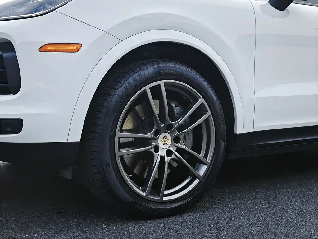 Porsche Cayenne — миниатюра 4