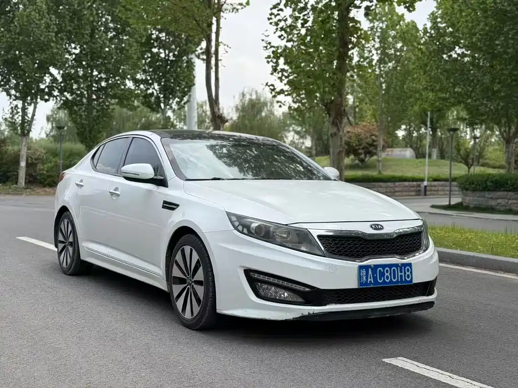 Kia K5 2011 2.0L AT GL