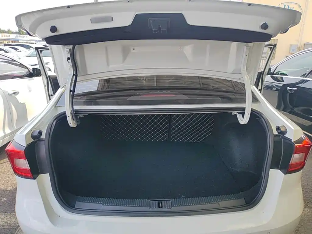 Roewe i5 — миниатюра 19