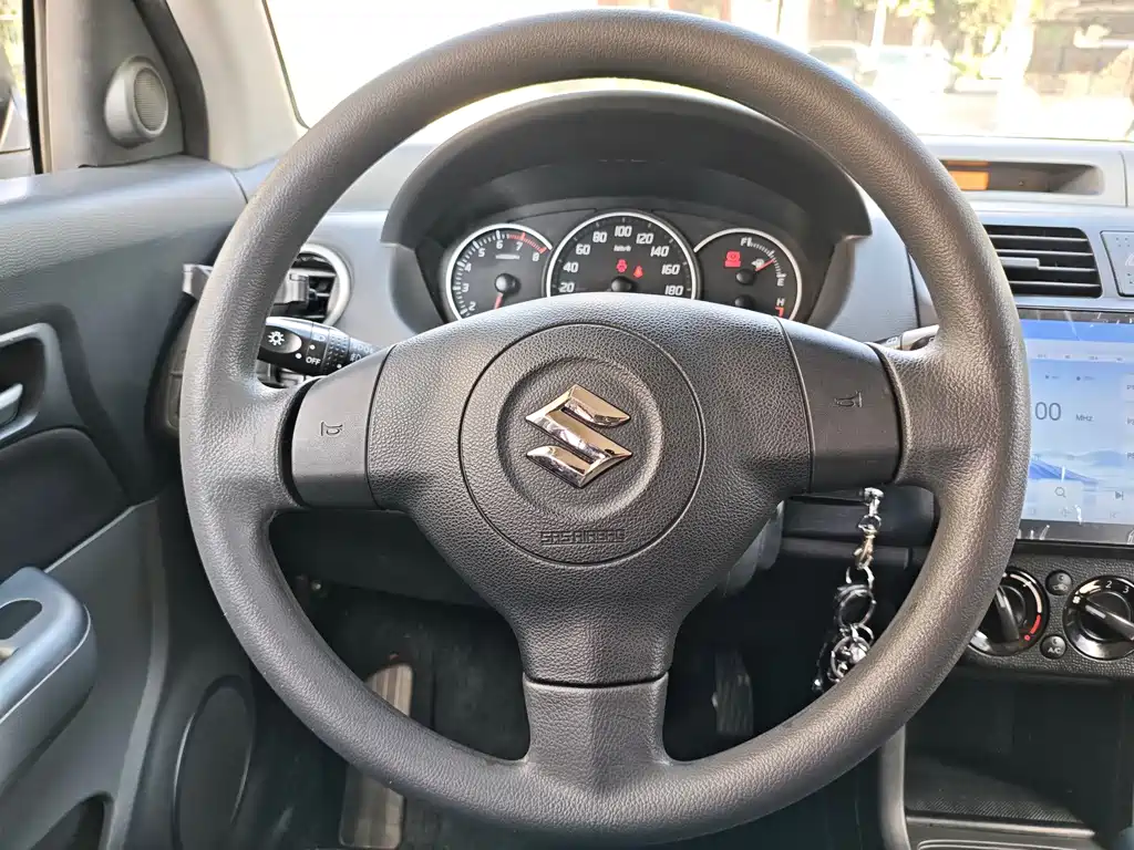 Suzuki Swift — миниатюра 9