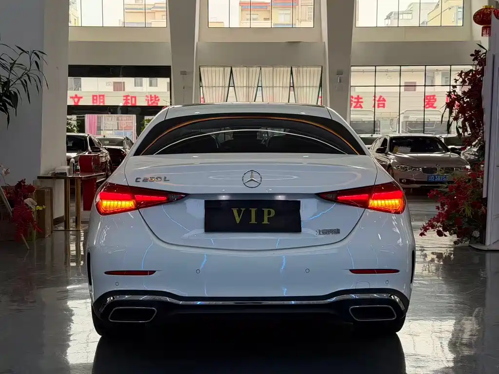 Mercedes-Benz C-Class — миниатюра 8