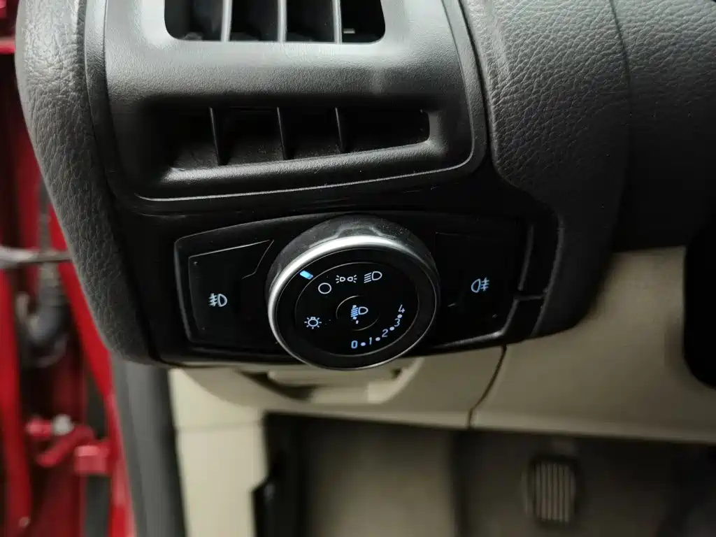 Ford Focus — миниатюра 21