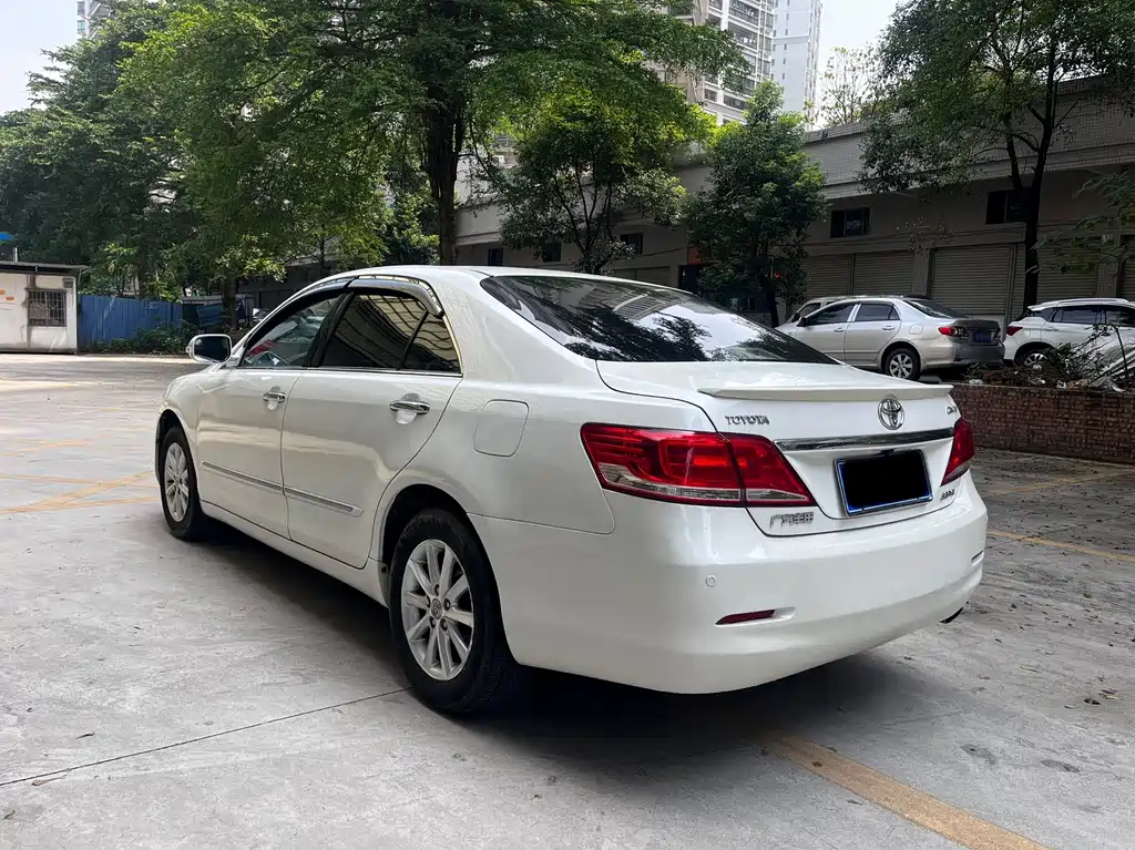 Toyota Camry — миниатюра 7