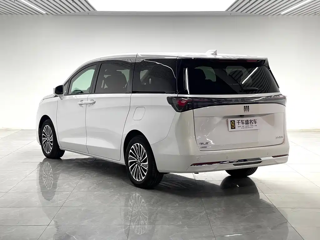Buick GL8 Hybrid — миниатюра 4