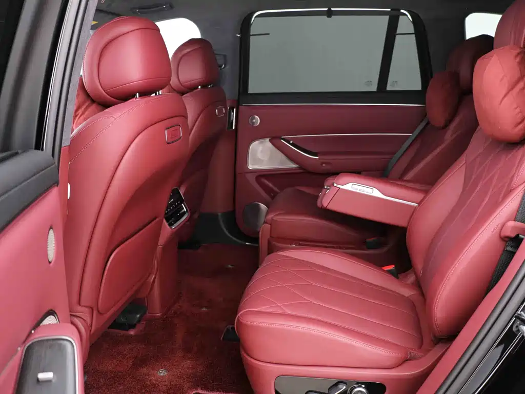 AITO ASK THE WORLD M8