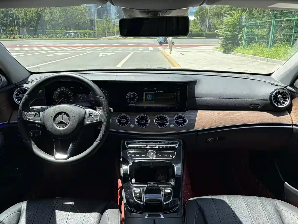 Mercedes-Benz E-Class E 2016 E 300 L Luxury