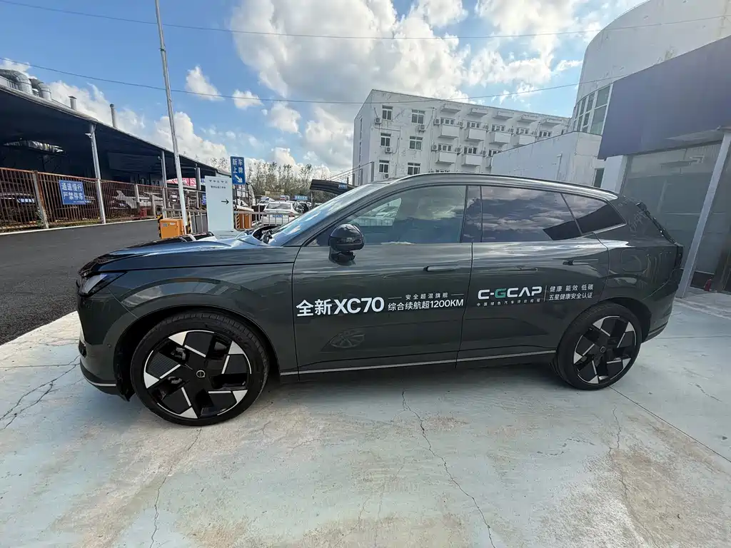 Volvo XC70 PHEV — миниатюра 6