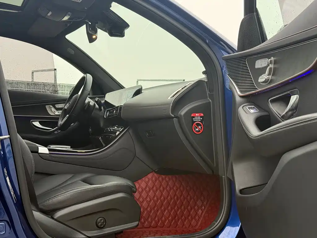 Mercedes-Benz EQC — миниатюра 12