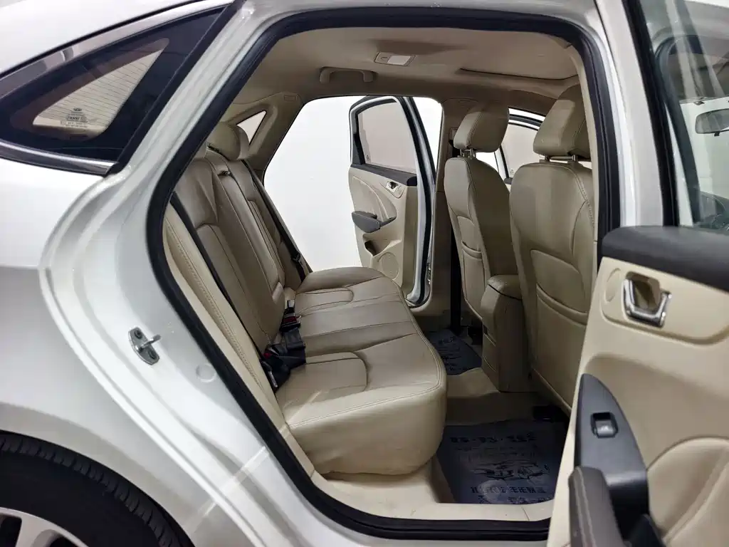 Chery Arrizo 7 — миниатюра 16