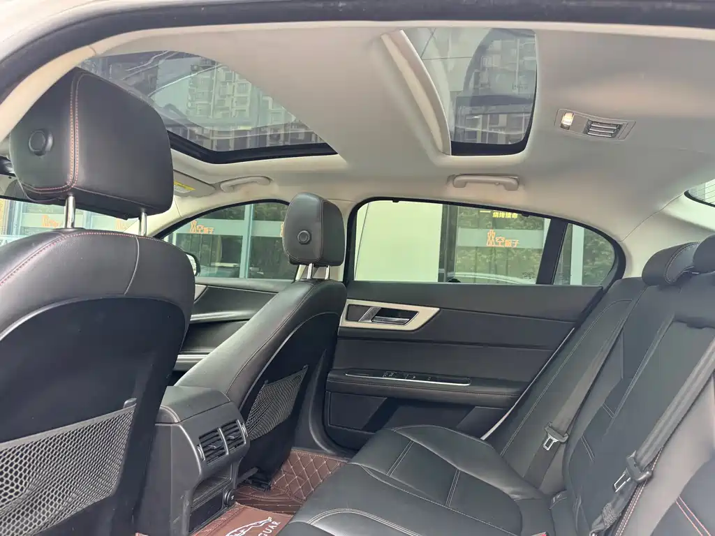 Jaguar XEL 2.0T 250PS Premium Edition, фото 11