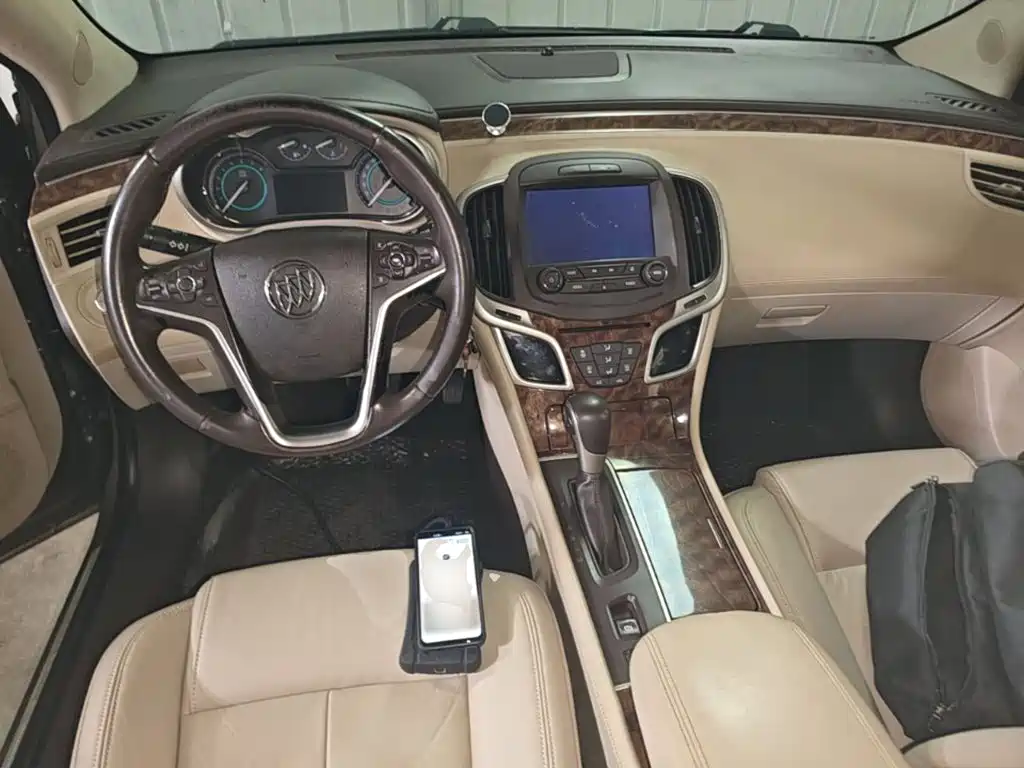 Buick LaCrosse — миниатюра 10