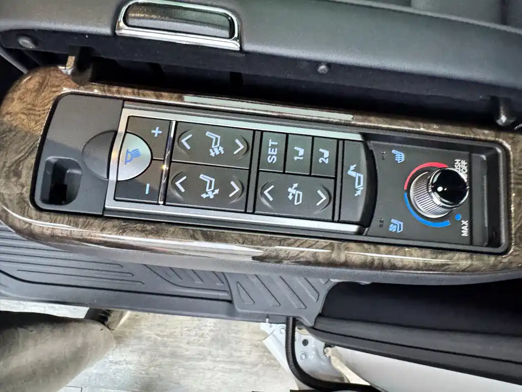Toyota Vellfire — миниатюра 12