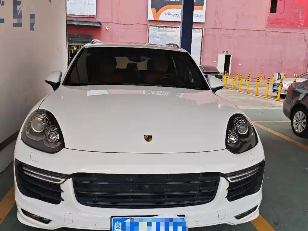 PORSCHE CAYENNE