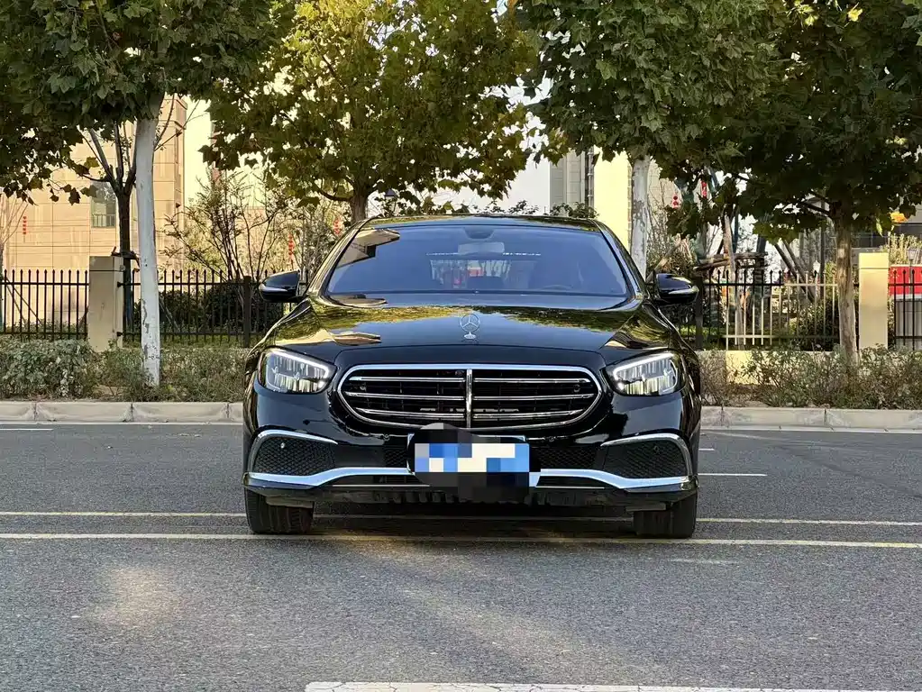 Mercedes-Benz E-Class — миниатюра 3