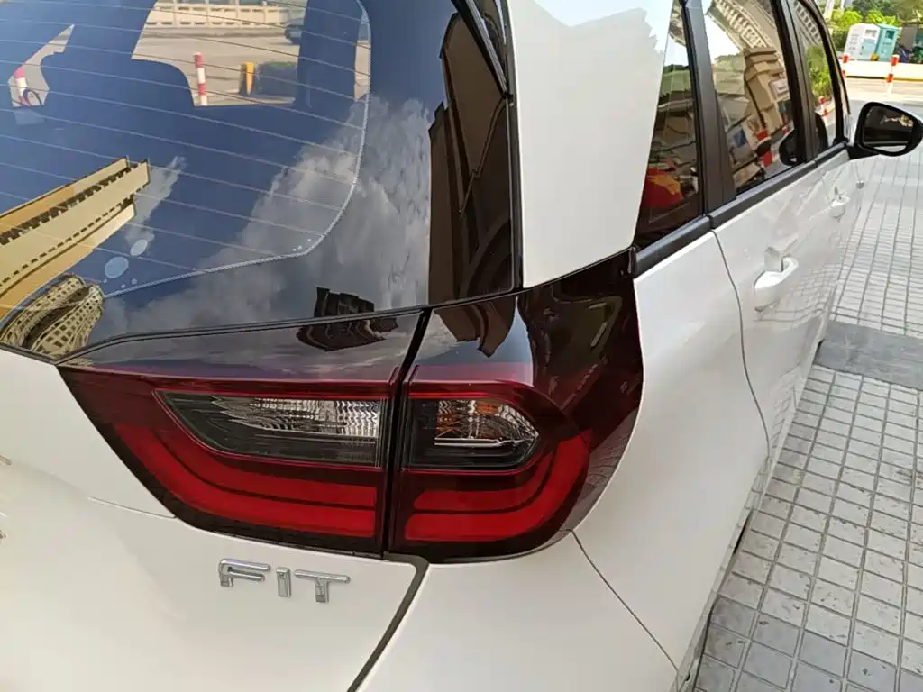Honda Fit — миниатюра 8