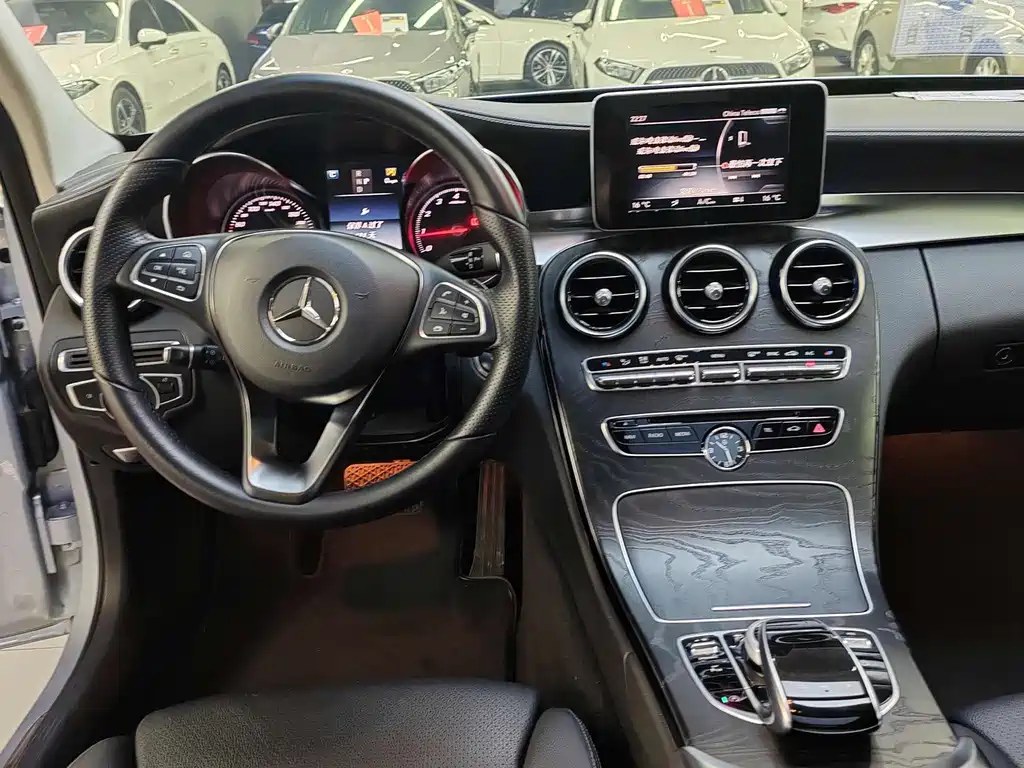 Mercedes-Benz C-Class — миниатюра 14
