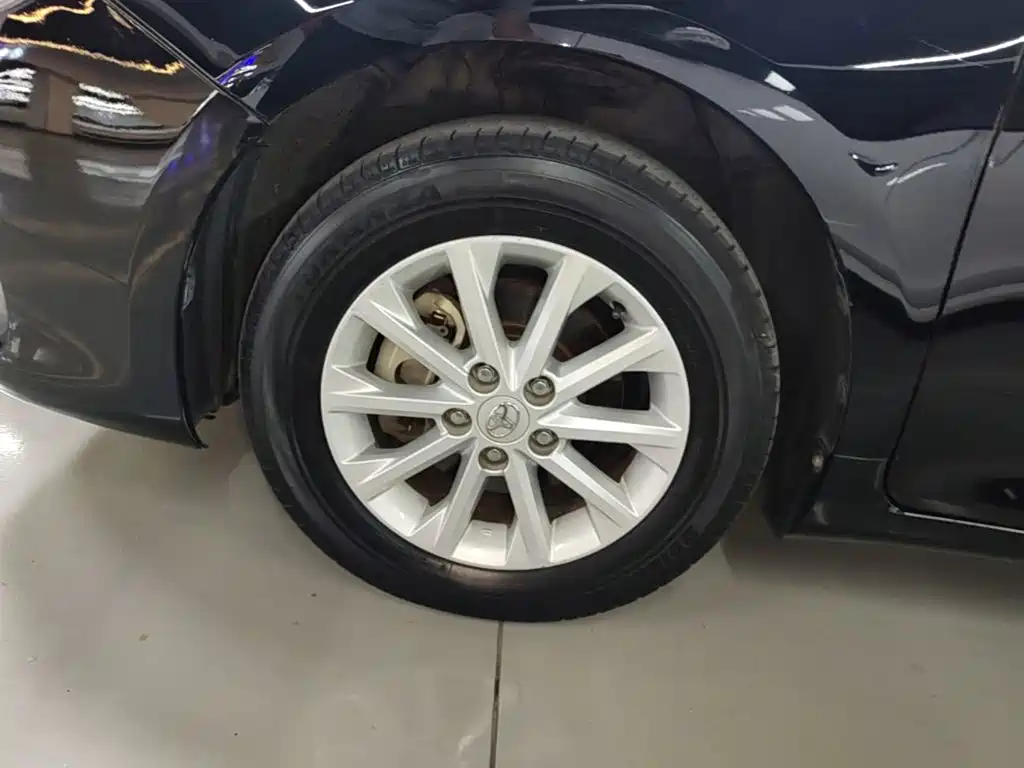 Toyota Camry — миниатюра 23