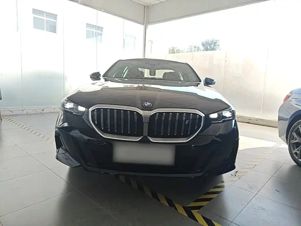 BMW i5 — миниатюра 3