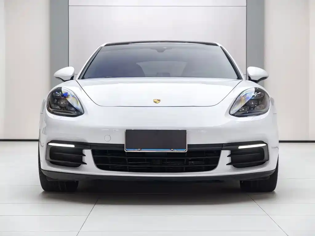 Porsche Panamera — миниатюра 2