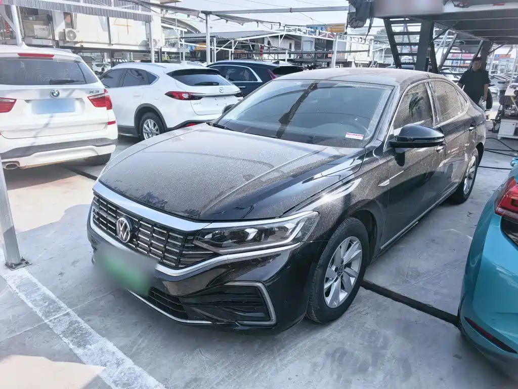 Volkswagen Passat PHEV — миниатюра 2