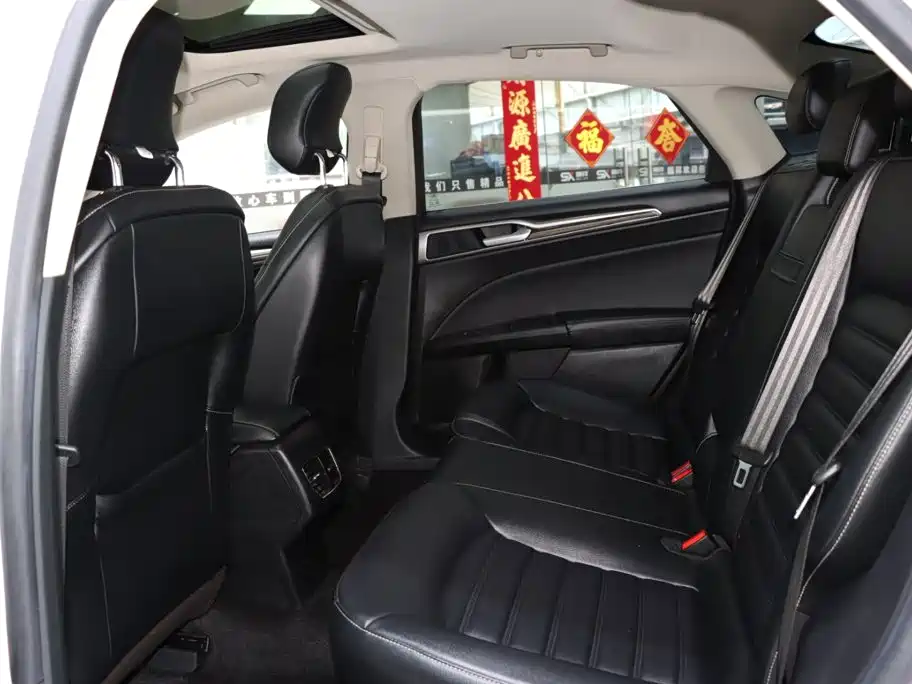 Ford Mondeo — миниатюра 11