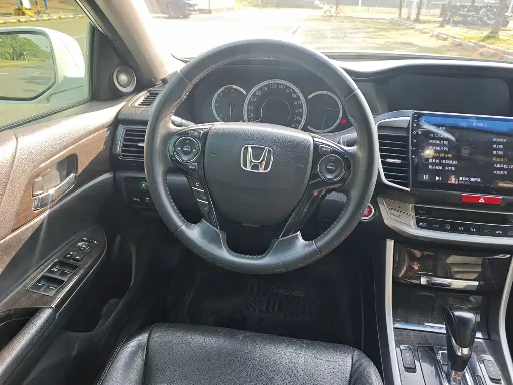 Honda Accord — миниатюра 17