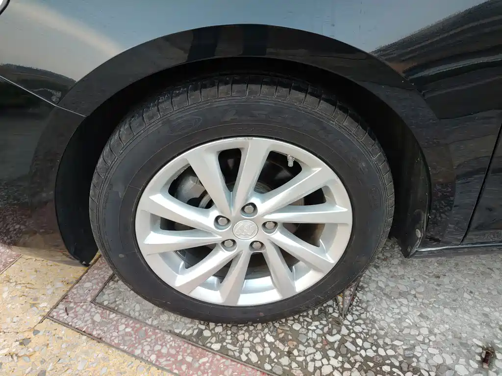 Buick Verano — миниатюра 9