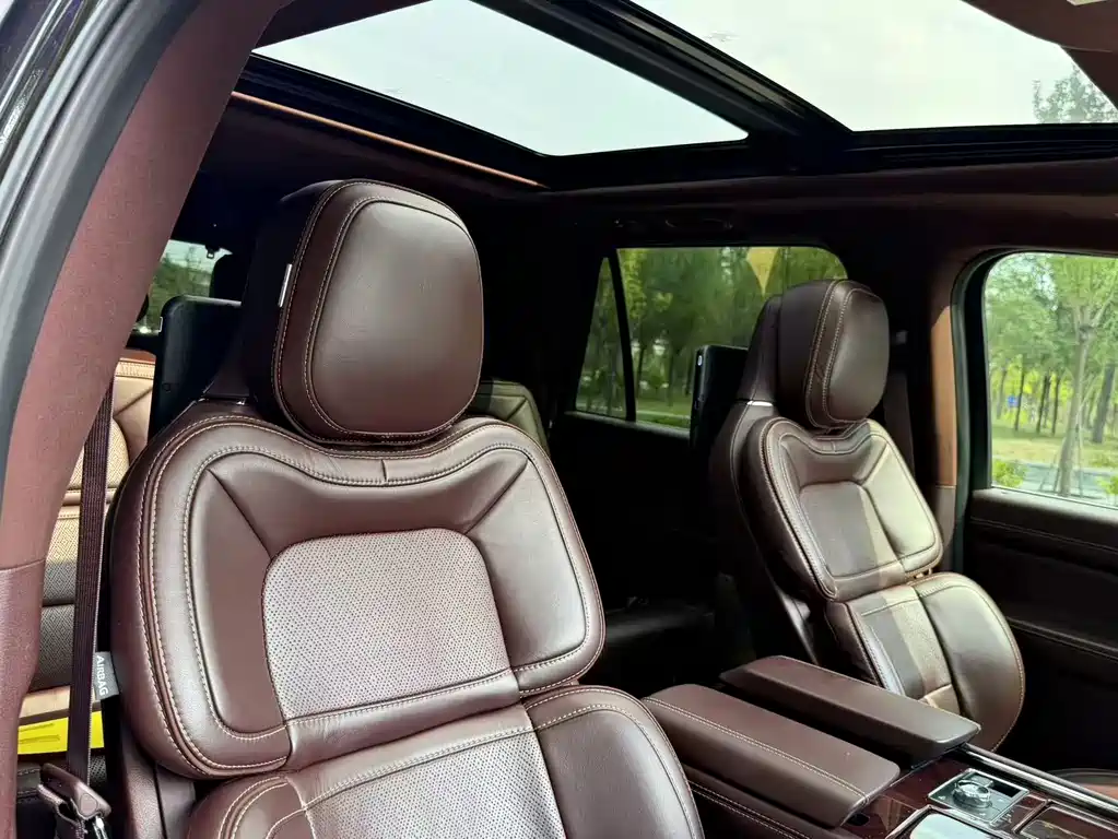 Lincoln Navigator — миниатюра 23