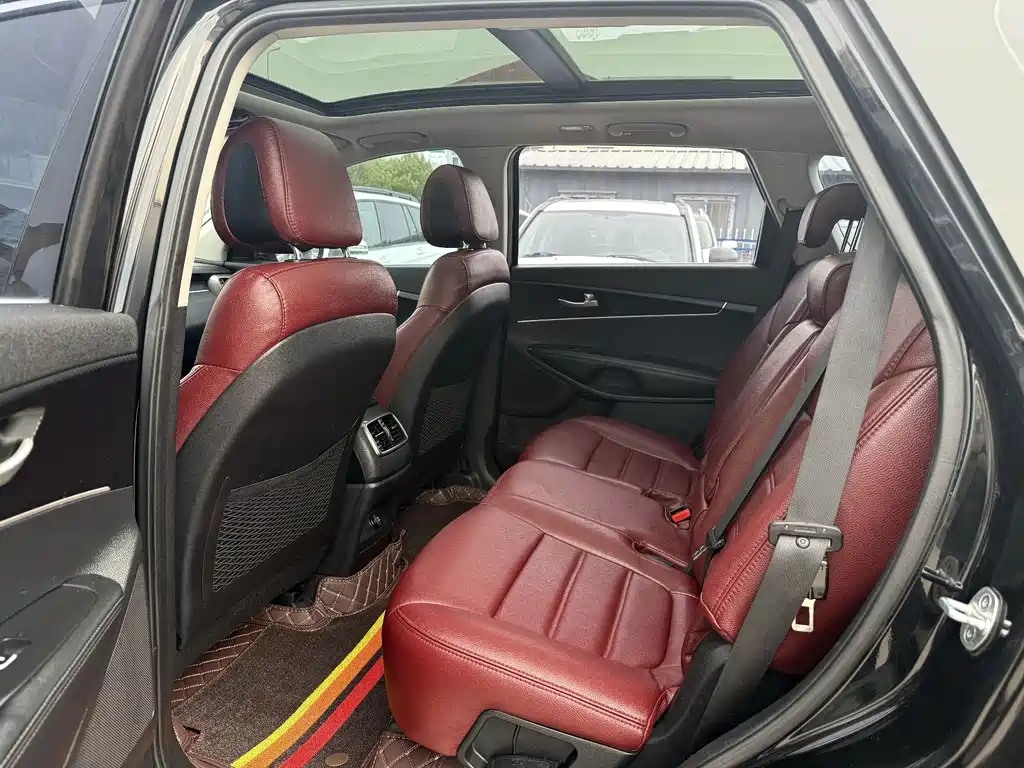 Kia Sorento 2015 L 2.4L 4WD Sport 5 мест IV