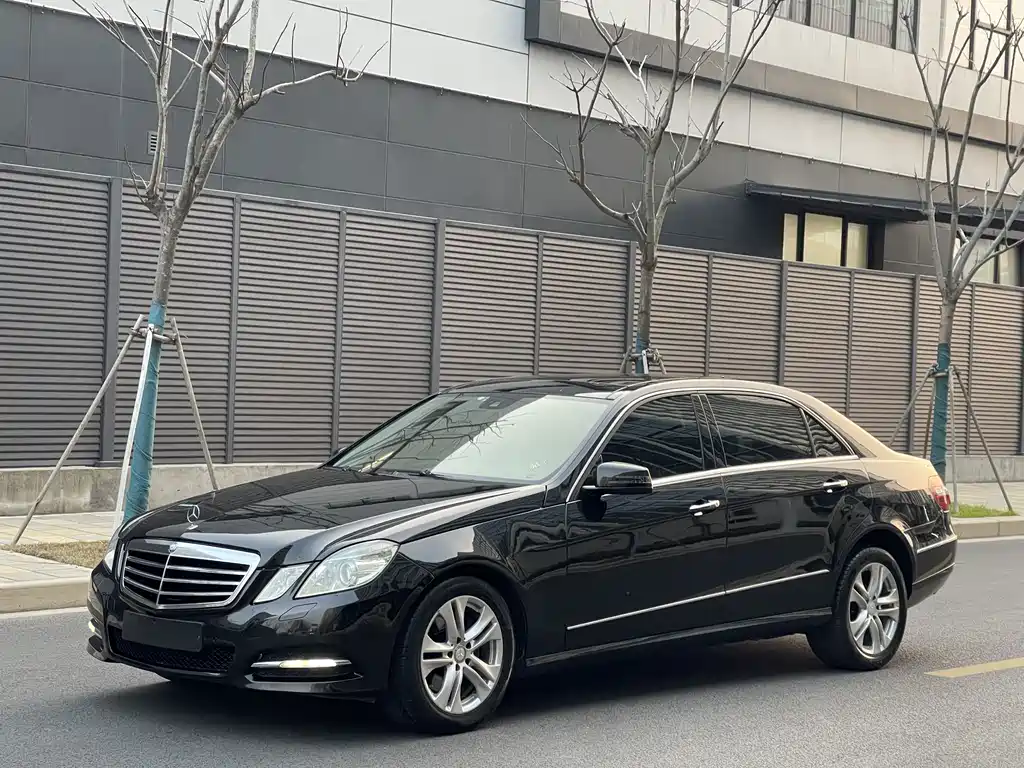 Mercedes-Benz E-Class 2011