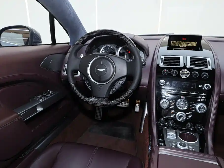Aston Martin Rapide — миниатюра 15