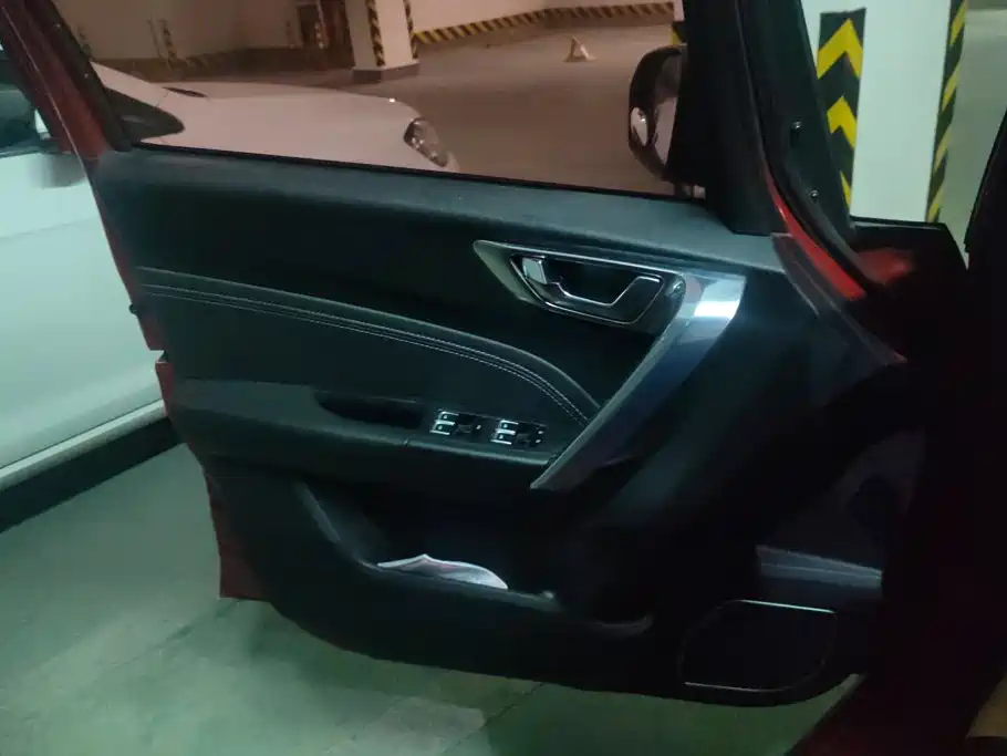 Geely Vision X3 — миниатюра 7