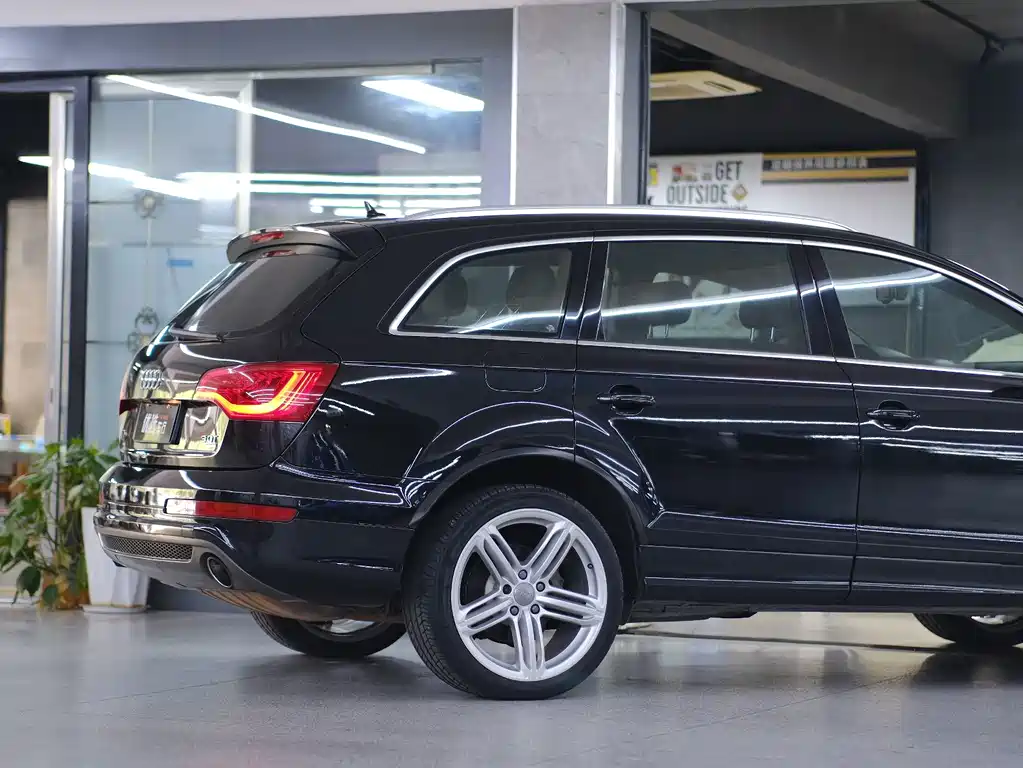 Audi Q7 — миниатюра 8