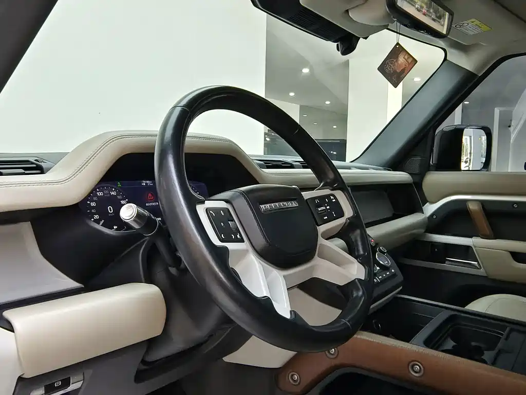 Land Rover Defender — миниатюра 13