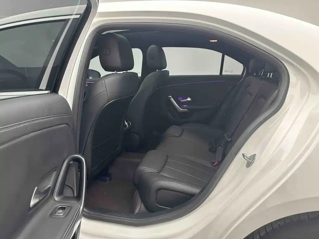 Mercedes-Benz A-Class — миниатюра 12