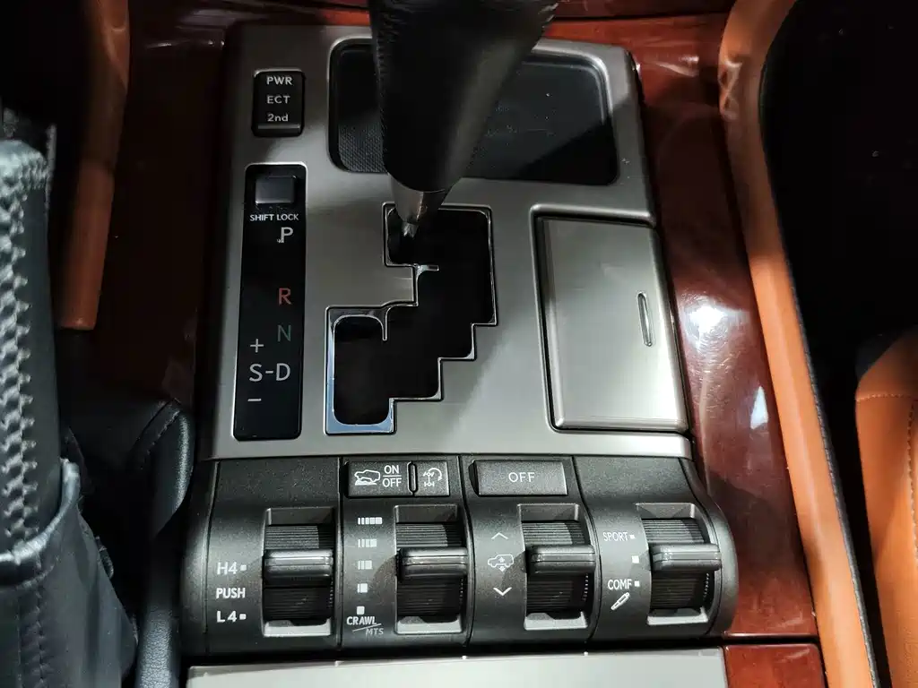 Lexus LX — миниатюра 14