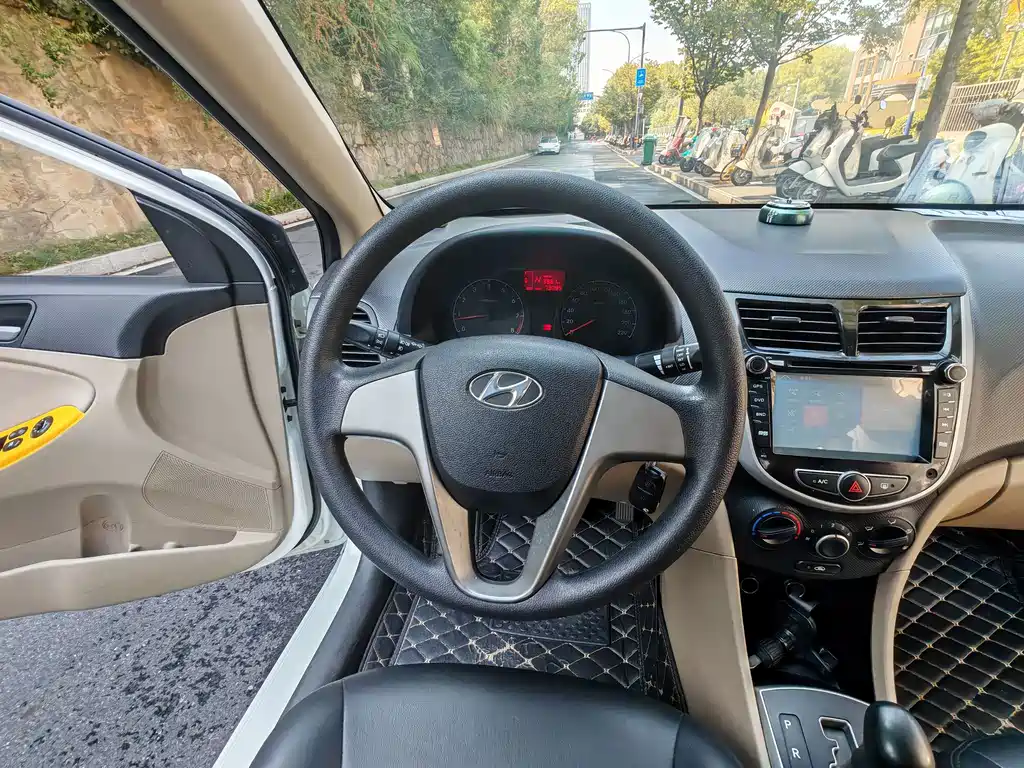 Hyundai Verna — миниатюра 14