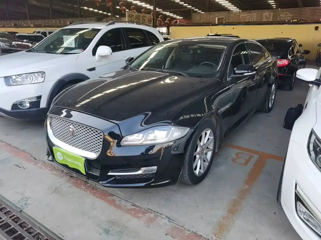 Jaguar XJ — миниатюра 2