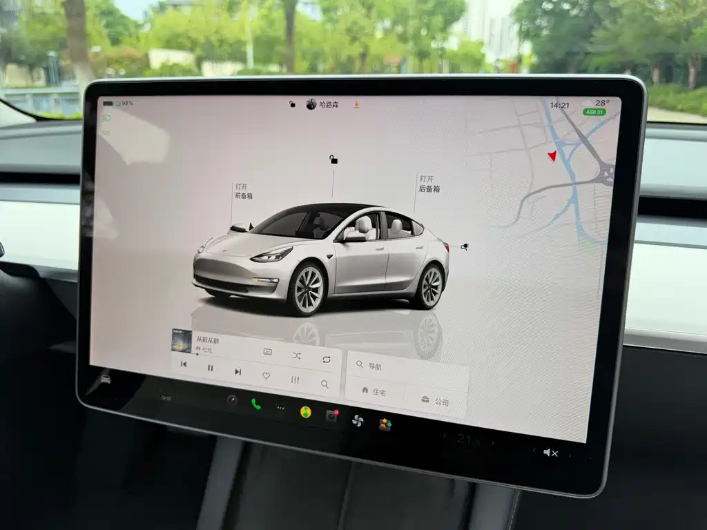 Tesla Model 3 — миниатюра 15